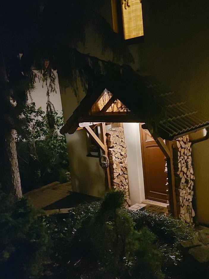 Cervena Veza Holiday home *